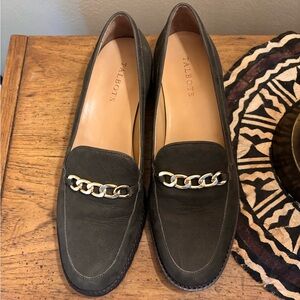 Talbots / Classic / Olive Loafers  / Size 10.5